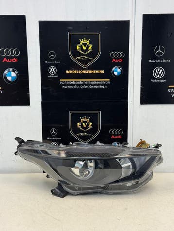 1 stuk koplamp rechts Toyota Yaris IV XP210 bj.2020 KO-6EU, Gebruikt, Toyota