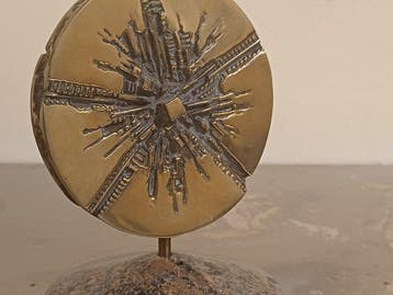Arnaldo Pomodoro (1926) - sculptuur, Grande Disco - 16 cm -