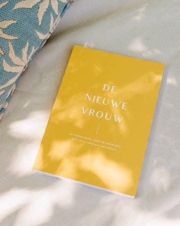 De nieuwe vrouw - Lena Rentschler 9789083380308, Verzenden, Zo goed als nieuw, Lena Rentschler