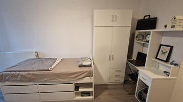 Kamer te huur in s-Gravenhage - 24 m² - 1 kamer(s), Huizen en Kamers, Kamers te huur, Den Haag