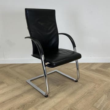ahrend 350 Design vergaderstoel met hoge rug en slede frame,, Ophalen of Verzenden, Gebruikt, Leer, Eén