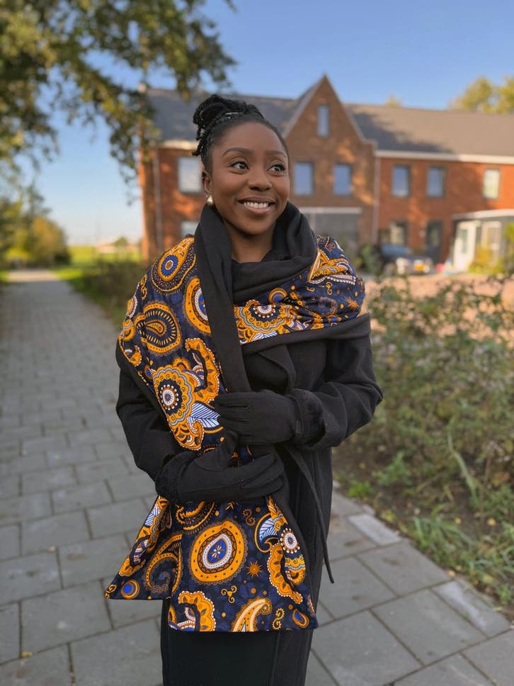 Warme Sjaal met Afrikaanse print Unisex - Donkerblauw / Geel, Kleding | Dames, Mutsen, Sjaals en Handschoenen, Nieuw, Ophalen of Verzenden