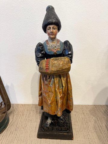 sculptuur, Bäuerin im Blumenkleid - 33.5 cm - Polychroom