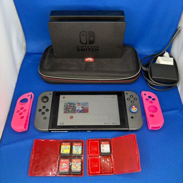 Nintendo - Switch - console with games - Handheld gaming, Spelcomputers en Games, Spelcomputers | Overige Accessoires