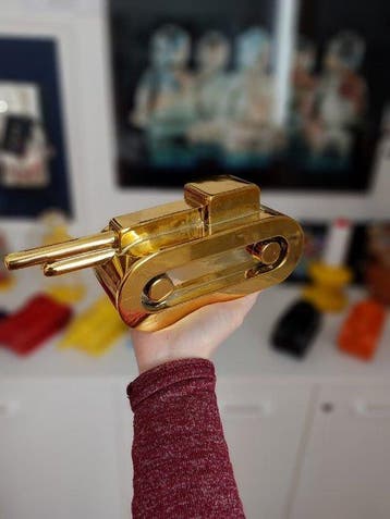 Alessandro Piano - sculptuur, Alter Ego Tank Gold -