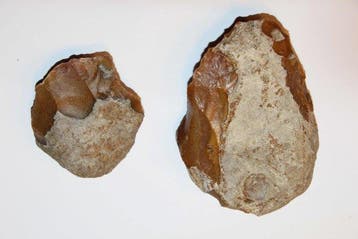 Paleolithisch Vuursteen Bifaces - 140 mm (Zonder