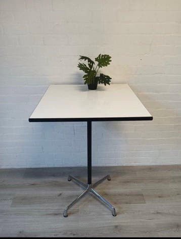 Vitra - Charles & Ray Eames - Tafel - Eames-tafel - Metaal