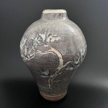 Vaas - Keramiek - Japan - Uitgehouwen dennenboomontwerp