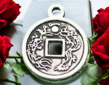 4 x Metalen bedel van een Chinese geluksmunt, antiek zilv..., Ophalen of Verzenden, Nieuw, Bedel