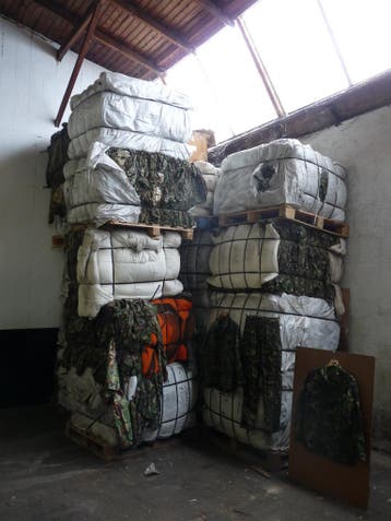 11000 kg camouflage kleding leger broeken leger jassen army, Ophalen