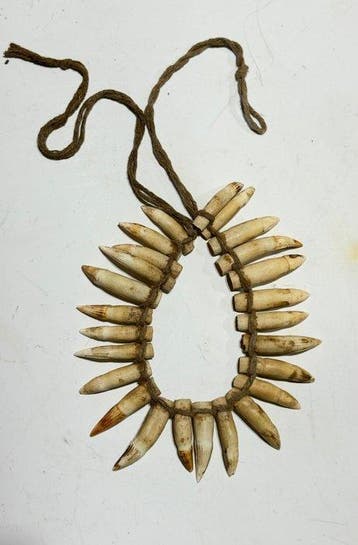 Fijn authentix ketting Boven-Asmat - Kombai - West-Papoea