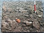 De kunst van het graven (Hellevoetsluis), Boeken, Geschiedenis | Stad en Regio, Verzenden, 20e eeuw of later, Gelezen