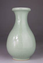 Vaas en fles van celadonporselein met emaille glazuur - Merk, Antiek en Kunst