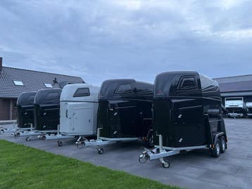 Anssems Excellent 2-paards Voorraad AKTIE ! € 6750,00 excl!, Ophalen, Nieuw, Polyester, 2-paards trailer