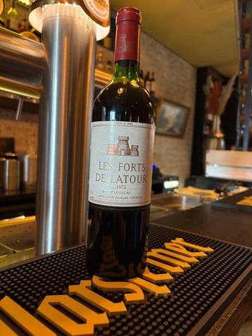 1975 Les Forts de Latour, 2nd wine of Ch. Latour - Pauillac, Nieuw