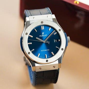 Hublot - Classic Fusion Titanium Blue - 511.NX.7170.LR -, Nieuw