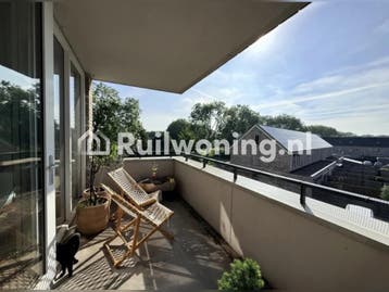 Uithoorn: Ruime flat met 3 kamers, Huizen en Kamers, Amsterdam