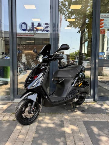 Piaggio Zip IGET E5 45km/h | 80cc pakket | TK uitlaat | Led, Ophalen, Gebruikt, Maximaal 45 km/u, Zip