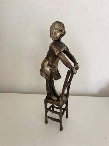 After Joan Clará Ayats - Beeld, Young Girl Climbing on a, Antiek en Kunst, Antiek | Keramiek en Aardewerk