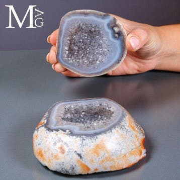 Elegante agatkist met blauwgrijze banden en een fonkelende
