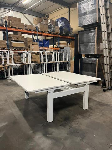 Refurbished duo bureau - elektrisch verstelbaar -  Bisley, Verzenden, In hoogte verstelbaar, Zo goed als nieuw