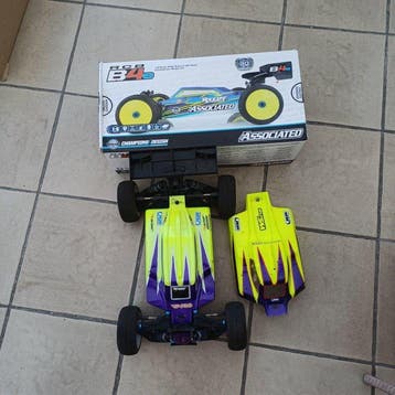 Associated 1:8 - Modelauto - RC8 B4e / B4.2 buggy 1:8, Nieuw
