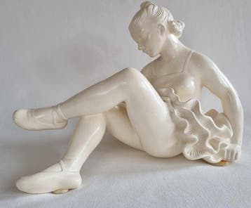 Jihokera Bechyn - Jihokera - Figuur - Brusel-stijl