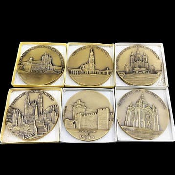 Penning - Set with 6 commemorative bronze medals depicting