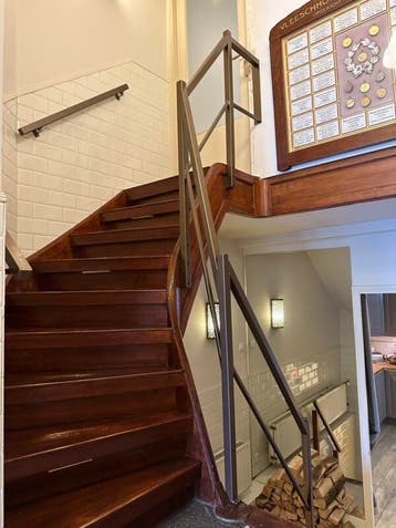Speciale gouden balustrade, Nieuw