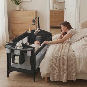 4-in-1 Babybed, Reiswieg, Speelbox & Campingbed met Aankleed, Verzenden, Nieuw
