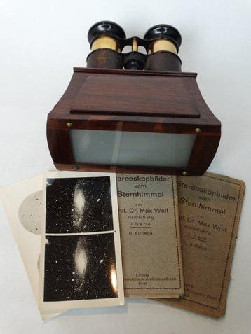 . Antieke houten stereoscoop met 24 astronomische