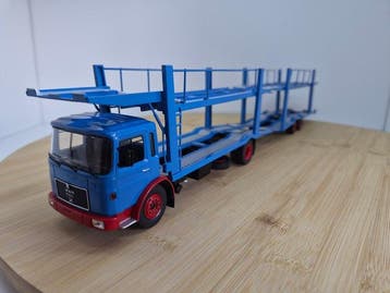 IXO 1:43 - Model vrachtwagen - MAN F7 Autotransporter 1970, Nieuw