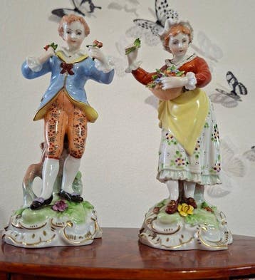 Dresden - Figuur - Para figur z kwiatamiPara rokokowych