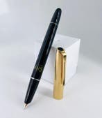 Aurora - 88 P - In resina nera lucida - Pennino in oro 14 K, Verzamelen, Pennenverzamelingen, Nieuw