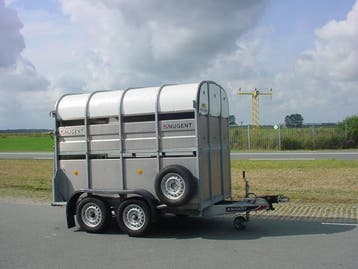 Nugent LS85 afm. 249x153x193cm 2000kg veetrailer, Dieren en Toebehoren, Paarden en Pony's | Trailers en Aanhangwagens, Ophalen