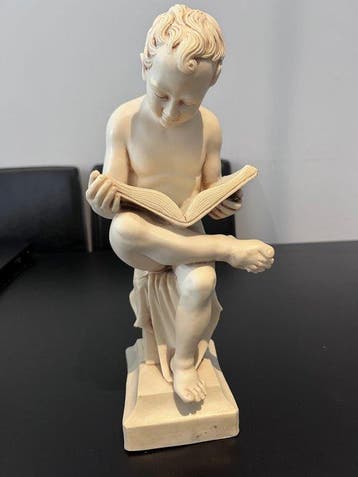 sculptuur, Boy Reading - 14 cm - Steen, Antiek en Kunst, Curiosa en Brocante