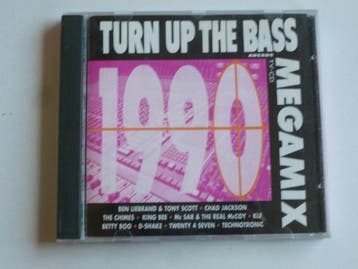 Turn up the Bass - Megamix 1990, Cd's en Dvd's, Cd's | Dance en House, Ophalen of Verzenden, Zo goed als nieuw