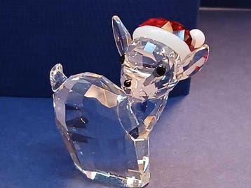 Swarovski - Elke Huber - Figuur - Hirsch 2015 mit, Antiek en Kunst