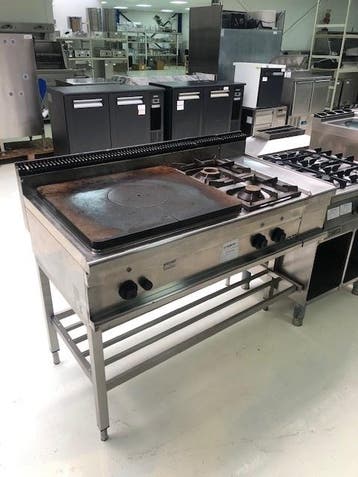 MBM 2 pits Gasfornuis + Gloei/Kookplaat Aardgas, Zakelijke goederen, Horeca | Keukenapparatuur, Ophalen of Verzenden, Gebruikt