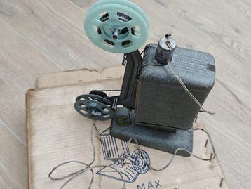I.C.G. Cine Max 8mm Cine Movie Projector - Set with Disney