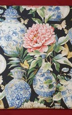 350x280cm! Exclusief textiel met oude vazen en vlinders,