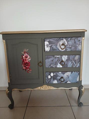 Kast - Hout, Messing, Papier - Gerestyld kastje