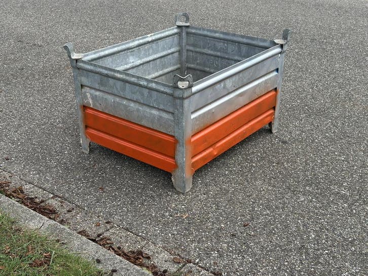 stalen stapelbak, stalen bak, stapelbak, gebruikte bakken,, Doe-het-zelf en Verbouw, Kratten en Dozen, 100 cm of meer, Gebruikt