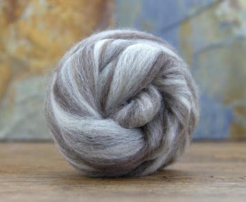 Humbug Blue Faced Leicester lontwol mix E21, Hobby en Vrije tijd, Spinnewielen en Spinnen, Ophalen of Verzenden, Nieuw, Spinwol