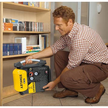 Stanley compressor Airboss - DN200/10/5 - met schouderriem g, Doe-het-zelf en Verbouw, Compressors, 6 tot 10 bar, Nieuw, Ophalen of Verzenden