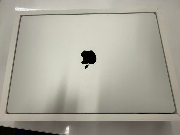 APPLE MacBook Pro 16 (2023) Zilver M3 Pro (Showmodel), Computers en Software, Apple Macbooks, 16 inch, 1 TB of meer, MacBook Pro
