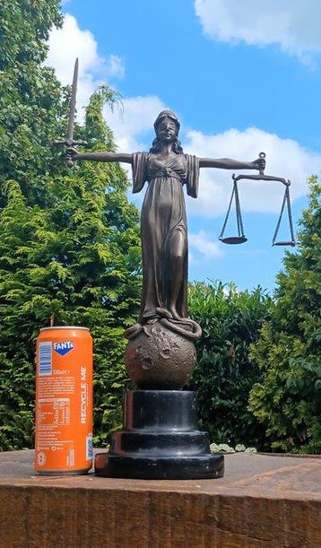 Beeld, Justitia godin van gerechtigheid - 46 cm - brons
