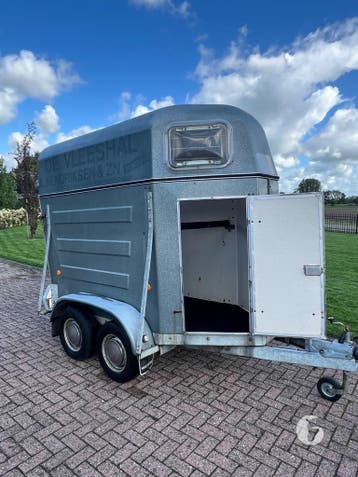 Leuke 1,5 paards paardentrailer! Polyester opbouw!, Ophalen, Zo goed als nieuw