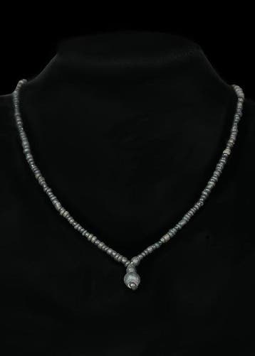Oud-Romeins Zwart Glas Kralenketting (Zonder minimumprijs), Antiek en Kunst