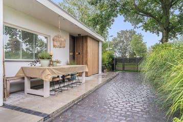 Te huur: Huis Van Blaaderenweg in Bergen (NH), Bergen (NH), Noord-Holland